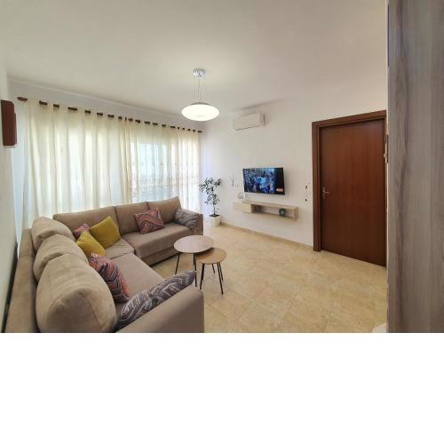 Cozy 1 Bedroom apartment near parks, cafes & restaurants