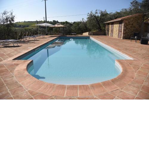 Cozy 1 bedroom holiday home with swimming pool