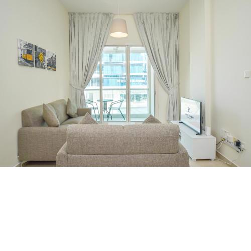 Cozy 1 Bedroom with Study room in Dubai Marina - Ideal for 3 Guests - PRK