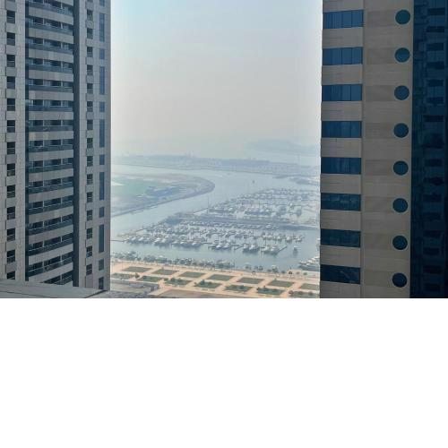 Cozy 1BR w/ partial Sea View in Pinnacle by Livbnb