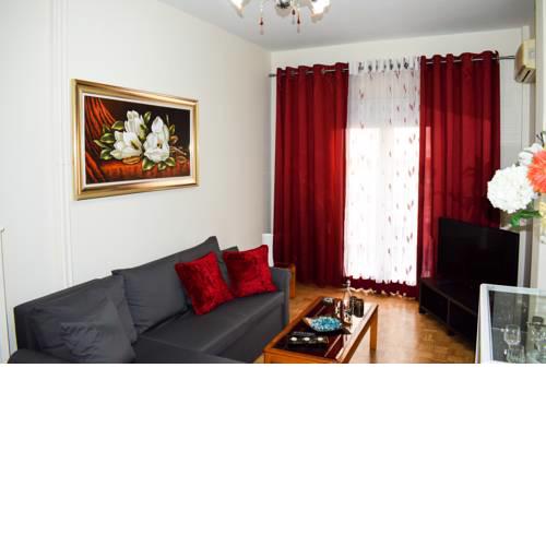 Cozy 2 bedroom apartment 10 min from metro Attiki