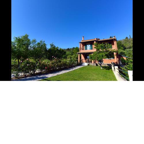 Cozy 3 bedroom home with garden near Pelekas