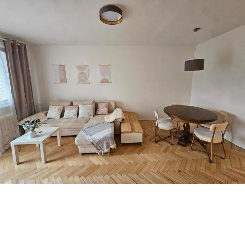 Cozy 3-Room Apartment in Old Town