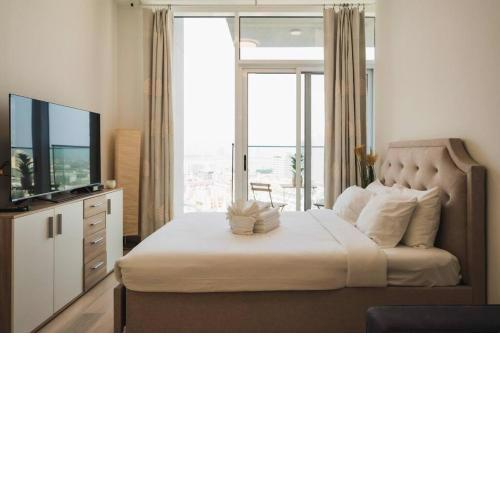 Cozy and Chic Studio in JVC