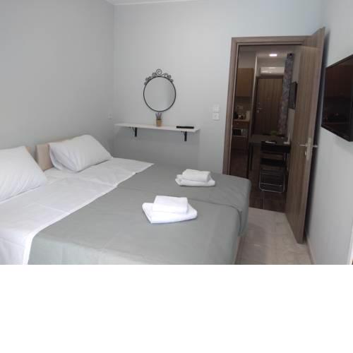 Cozy Apartment 1 next to stavros Niarxos
