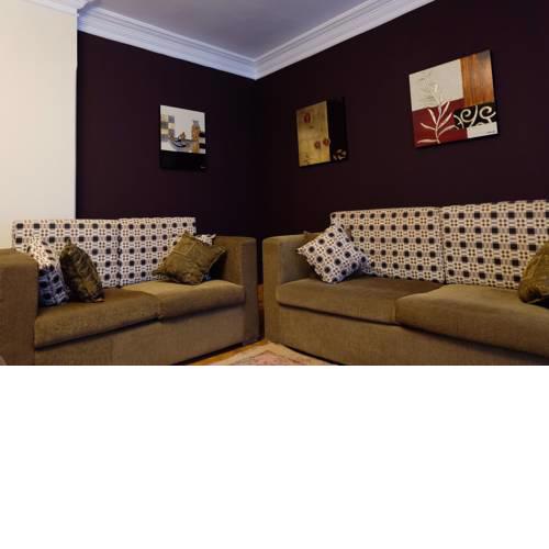 Cozy Apartment-2mint walking from Stanely Corniche
