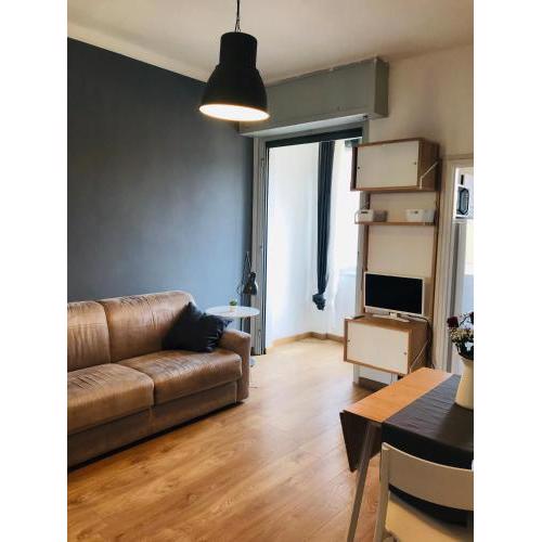 Cozy Apartment 3 km away from Duomo