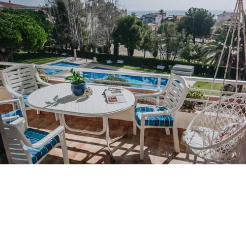 Cozy Apartment, Beach, Pool & Terrace Views