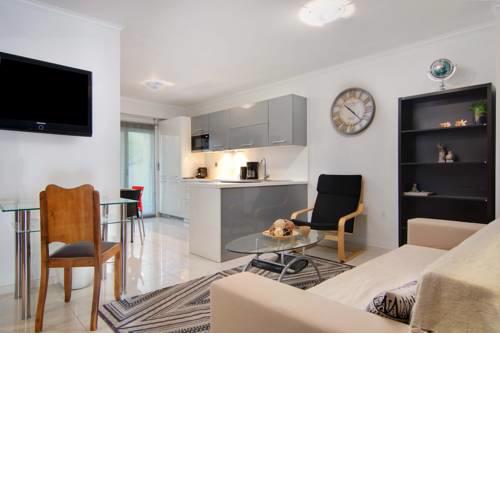 Cozy apartment between the lake and city center