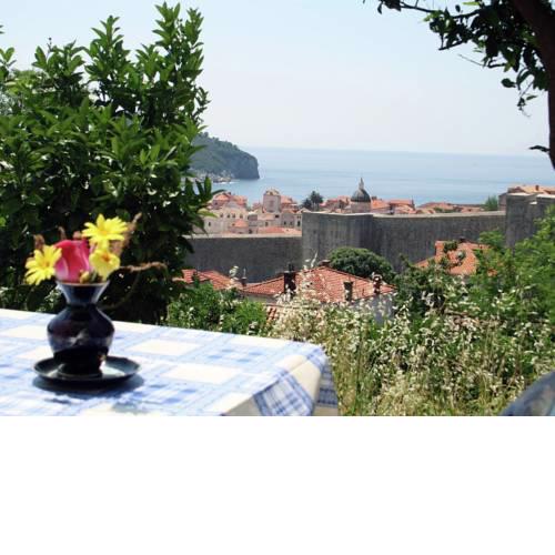 Cozy Apartment in Dubrovnik with Terrace