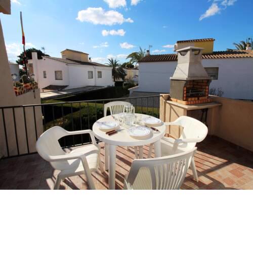 Cozy Apartment in Empuriabrava with Private Terrace