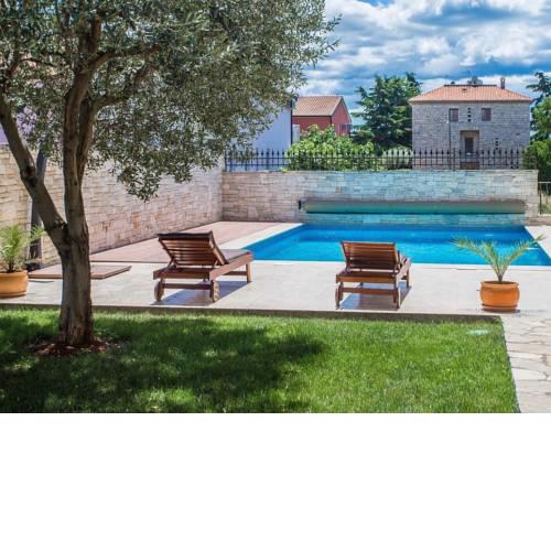 Cozy Apartment in Umag with Swimming Pool