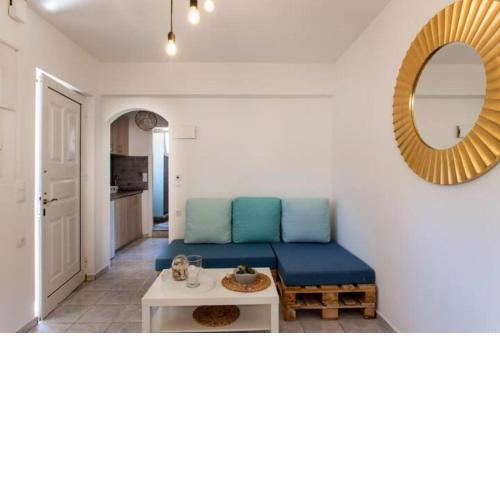 Cozy apartment just next to the sea