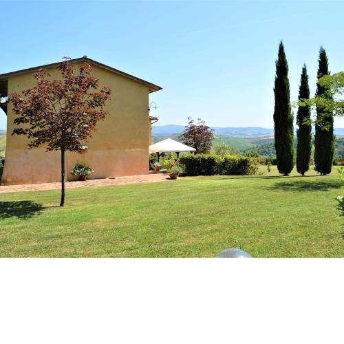 Cozy Apartment near Asciano with Shared Swimming Pool