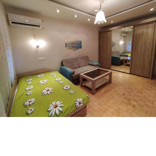 Cozy Apartment near Burgas free university