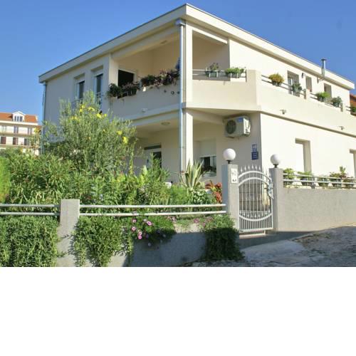 Cozy Apartment near Sea in Trogir