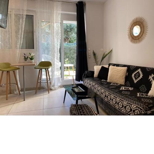 Cozy apartment near sea