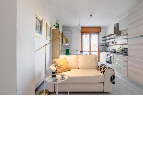 Cozy Apartment near the Hospital with 2 Balconies!