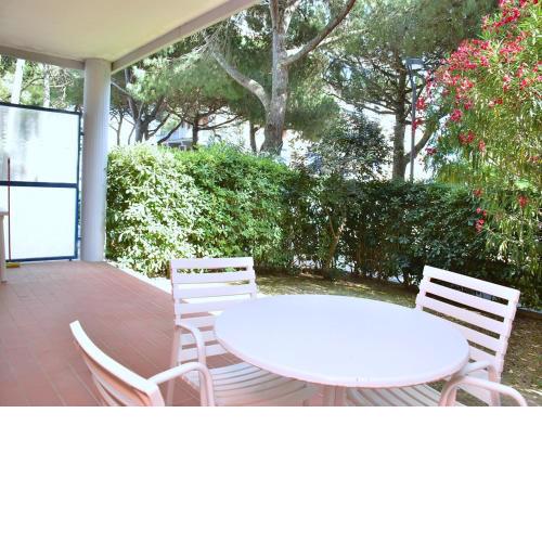 Cozy apartment with private garden near the beach - By Beahost Rentals