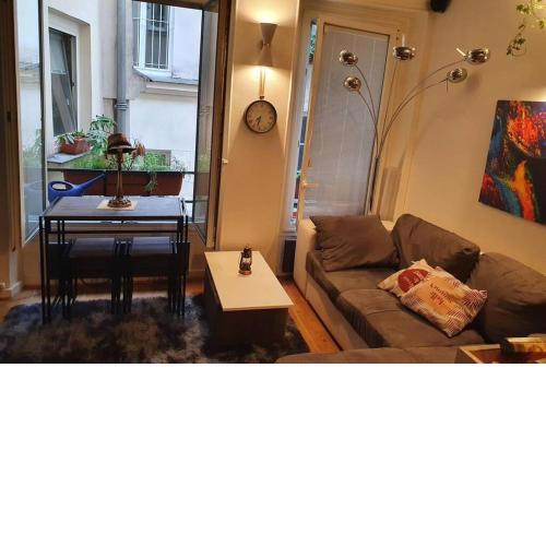 Cozy apt Heart of Paris, 3 mins Louvre