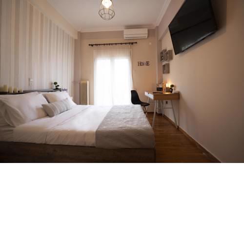 COZY APT NEXT TO METRO AND CLOSE TO ACROPOLIS!