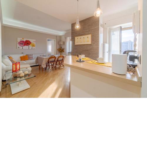 Cozy APT x4 - Seaview & Balcony