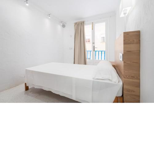 Cozy & Bright Double Room in Cala Ratjada