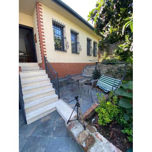 Cozy, Calm House with a Private Garden