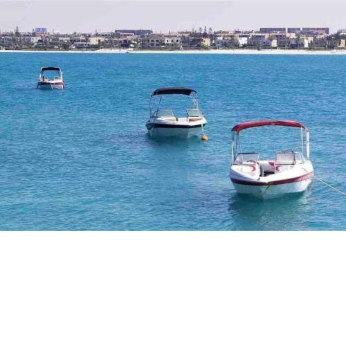 Cozy Chalet Beach House in Marina 5 4 Rooms 3 Baths