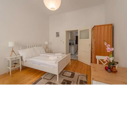 Cozy city apartment. 15 minutes to Schönbrunn