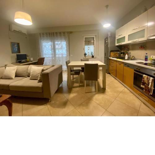 Cozy City Center Apartment