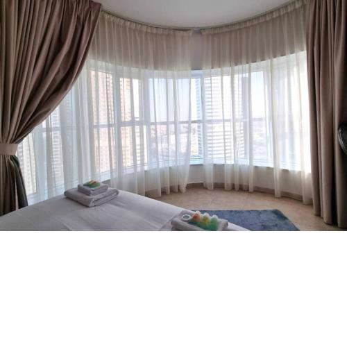 Cozy, Compact, Equipped Studio, 8 Mins From Metro