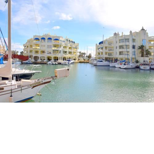 Cozy corner 2 bedroom apartment on new Island complex in marina harbour