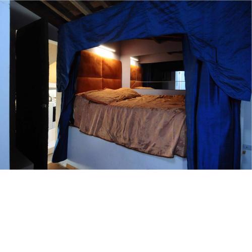 Cozy double twin bedroom Santa Maria Novella area with shared kitchen facilities