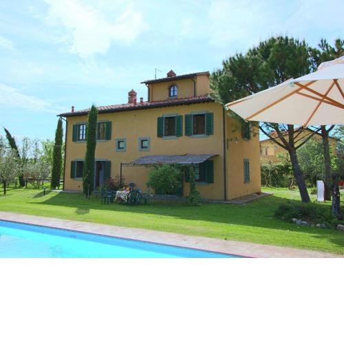 Cozy Farmhouse in Cortona with Pool