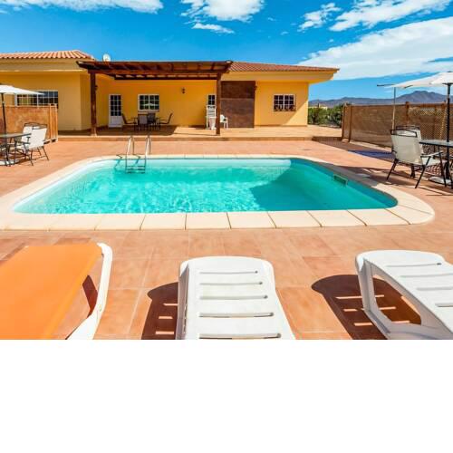 Cozy Farmhouse in Tuineje with Private Swimming Pool