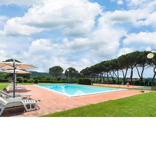 Cozy Farmhouse with Swimming Pool in Bucine