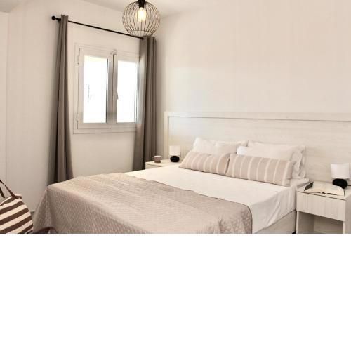 Cozy Flat at Regina Apartments
