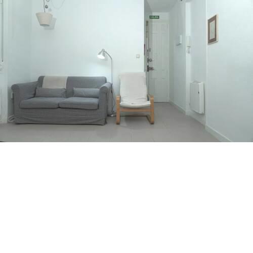 Cozy Flat For 4 in Barrio de Salamanca