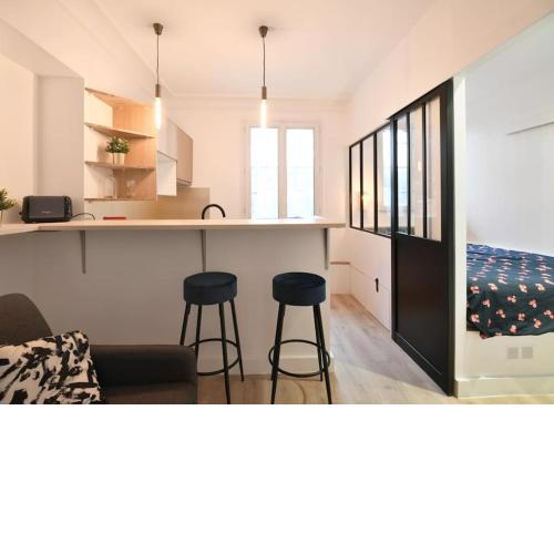 Cozy flat nearby Arc de triomphe, Champs Elysées & Palais des congrès