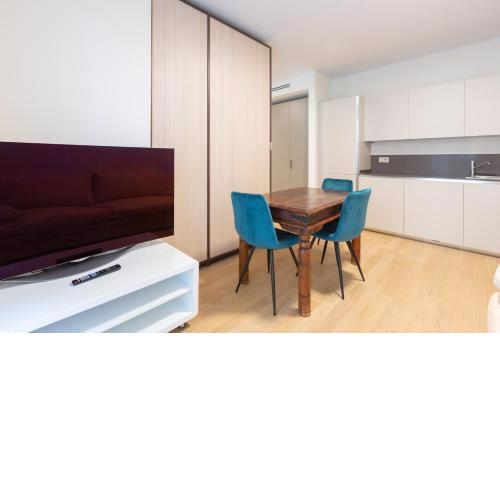 Cozy Flat with Parking