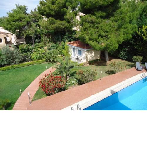 Cozy Guest House with Swimmining Pool