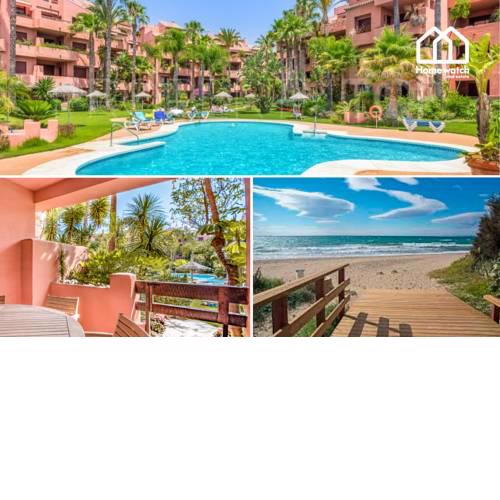 Cozy holiday apartment in 1 line beach complex with swimming pool