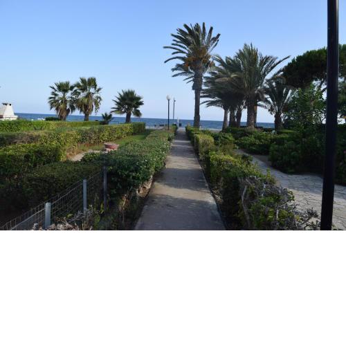 Cozy holiday beach house 30 meters from the beach