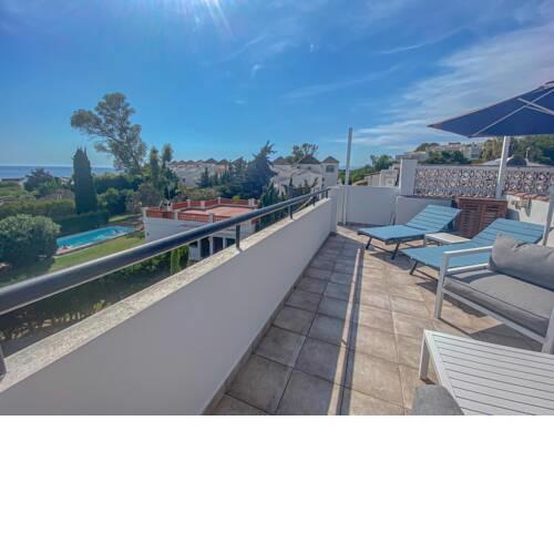 Cozy holiday home at the beach in Costabella, Marbella