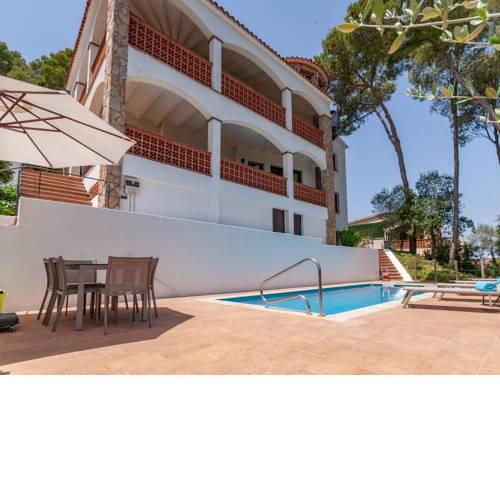 Cozy Holiday Home in els Masos de Pals with Private Pool