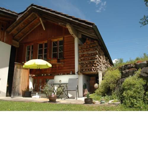 Cozy Holiday Home in Kandergrund with Blümlisalp View