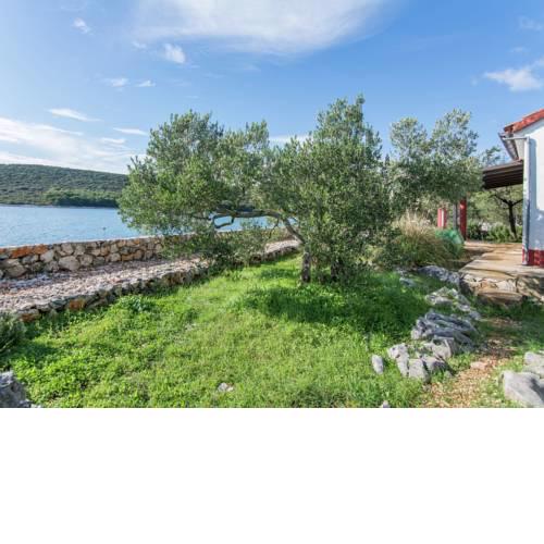 Cozy Holiday Home in Pasman with Garden