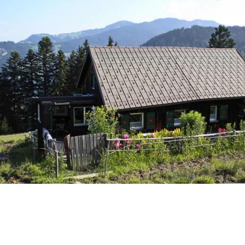Cozy Holiday Home in Zwischenwasser near Ski Lift