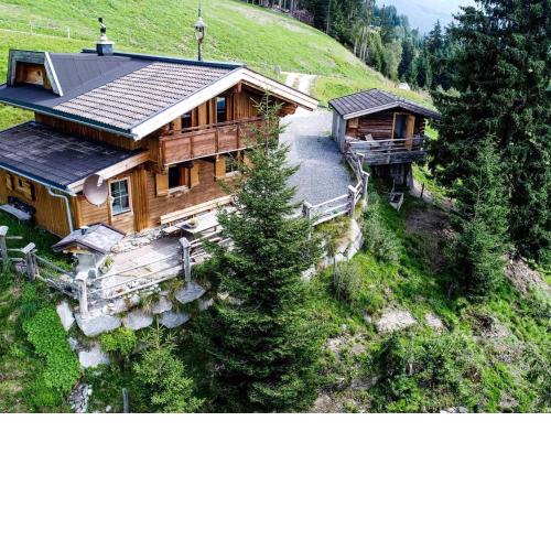 Cozy hut in Pinzgau with Finnish sauna